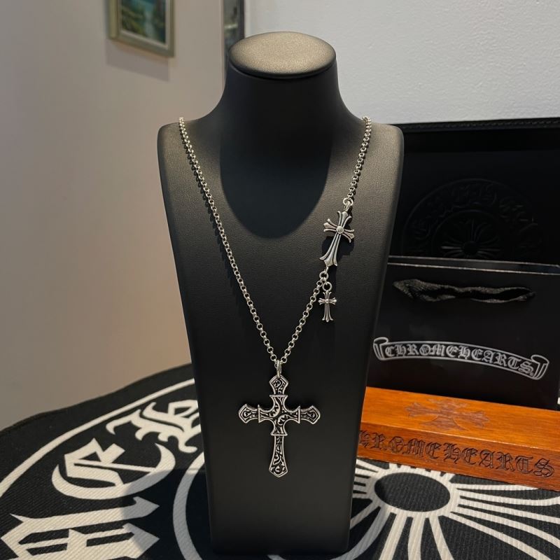 Ch*0me He**ts necklaces